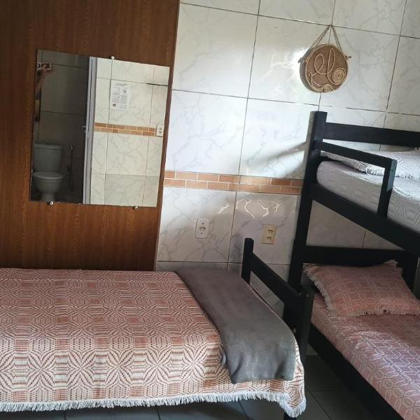 Casa da Isy Hospedagem Quarto Triplo em São Gonçalo do Amarante com Ar e Banheiro Privativo