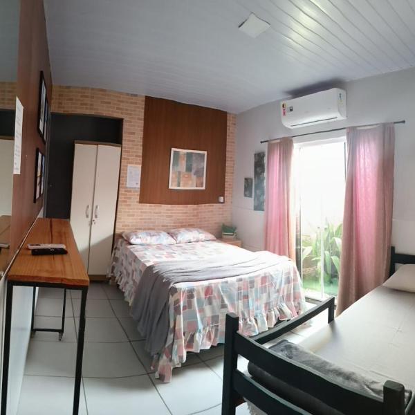 Quarto Triplo com Uma Cama de Casal e Uma de Solteiro com Ar-condicionado, Wi Fi, Banheiro Privativo - Foto 2