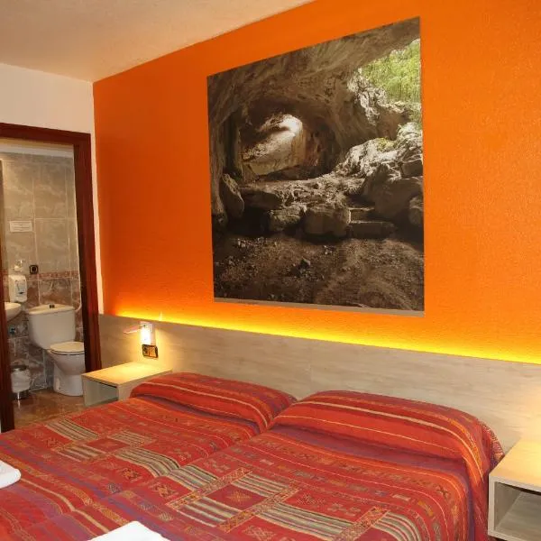 Hostal Acella, hotel v destinaci Pamplona