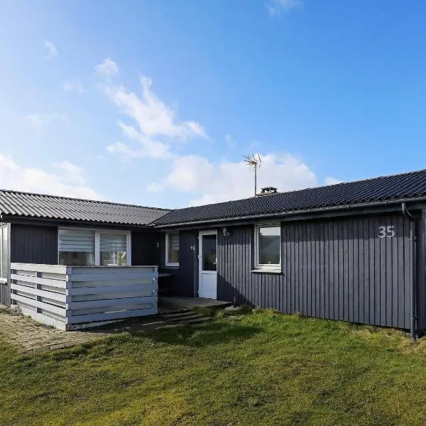 6 person holiday home in Lemvig, hotel em Ferring