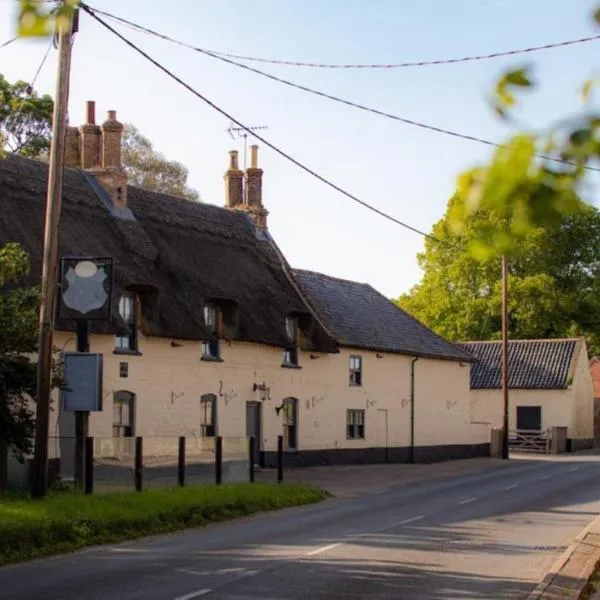 Breckland Thatched Cottage, מלון בHockwold cum Wilton