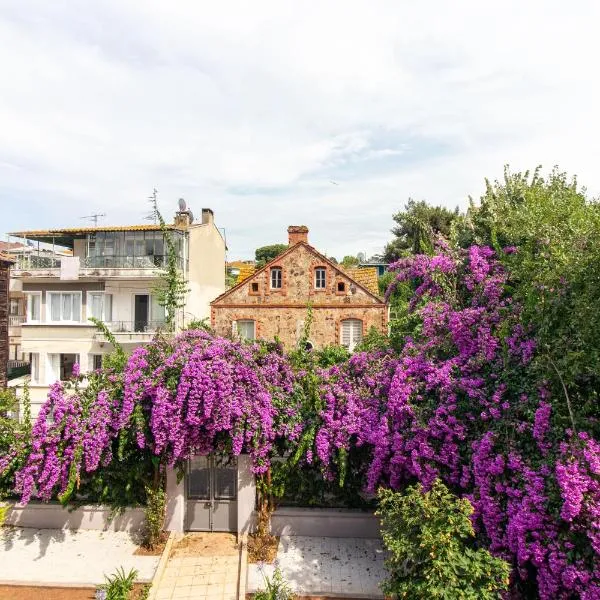 Büyükada Garden Apartments - 5 Min to Ferry, Hotel in Adalar