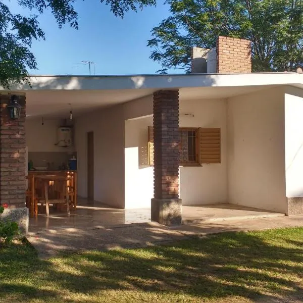 Complejo Leon, hotel v destinaci Villa Rumipal