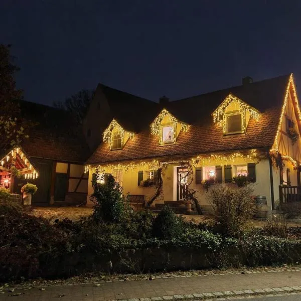 Liebevoll restauriertes Bauernhaus, hótel í Heilsbronn