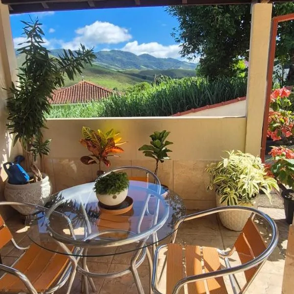 Cais do Marujo Conservatória- 4 quartos com ar, churrasqueira e vista da serra, hotel Conservatóriában