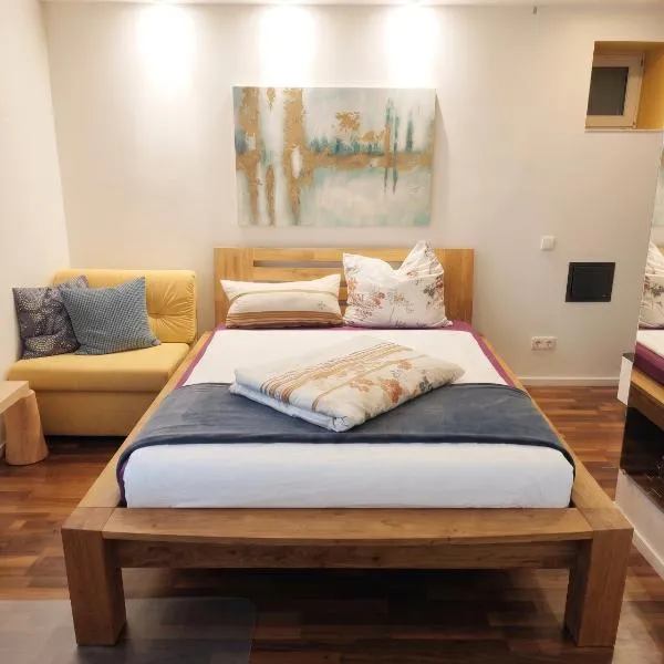 2 Zimmer Studio Stuttgart Süd, hotel in Stuttgart
