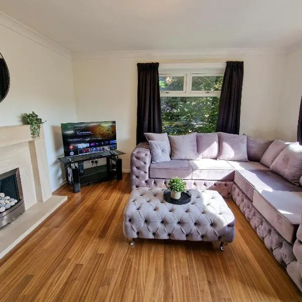 3 Bed Gatley Home Free Parking, khách sạn ở Baguley