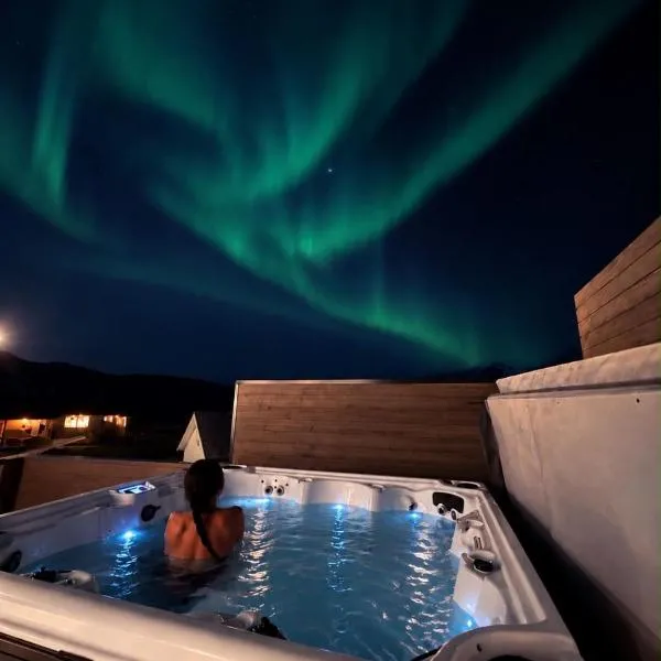 RealNorth VIP - 420m2 - Football field jacuzzi Billiards, hotel en Tromsø