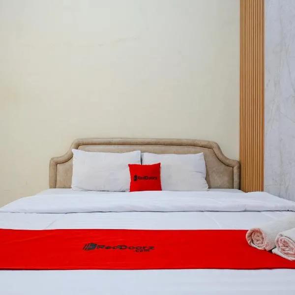 RedDoorz Syariah near Terminal Mendolo Wonosobo 2, hotel di Ngasinan