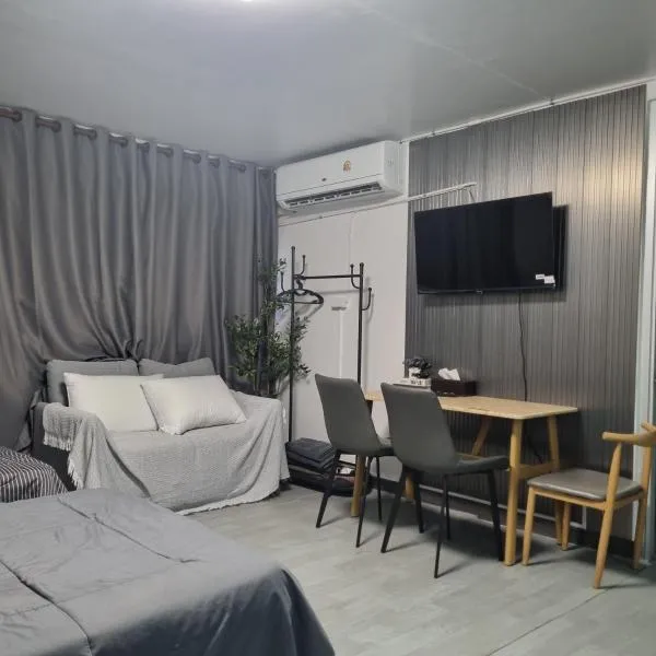 ห้องพักเมืองทองธานี Building T9, Floor 8, Room 13, khách sạn ở Pak Kret