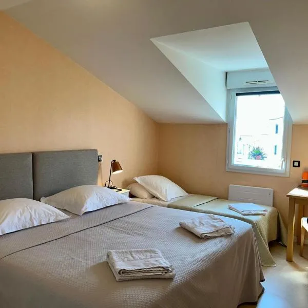 Greg House 49 - Chambres d'Hôtes, hotel sa Beaupréau