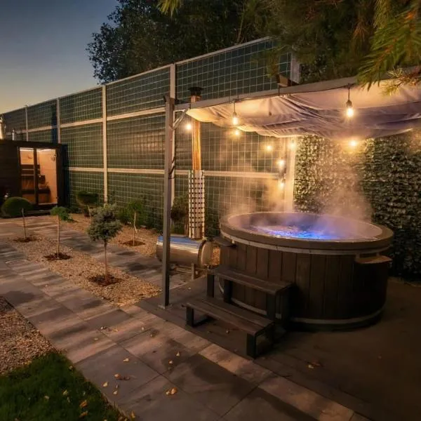 RAJSKIE REZYDENCJE-LUXURY SPA Jacuzzi i Sauna、Bilczaのホテル