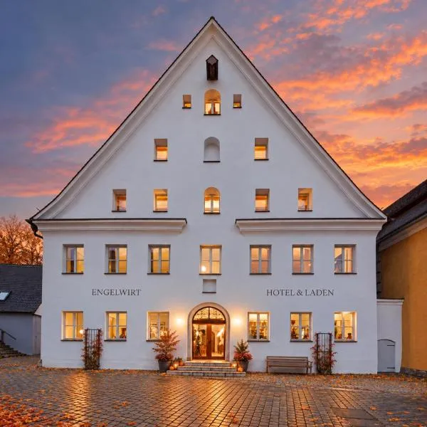 Engelwirt Hotel & Apartments, hotel em Berching