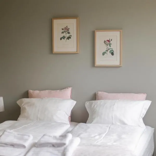 Natura Apartments, hotell i Laugar