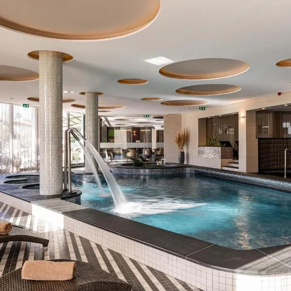 Aura Hotel Adults Only, hotell i Balatonfüred