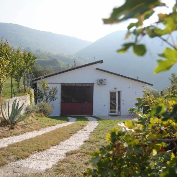 B&B Sottocolle - Appartamento in splendida posizione collinare a 5 minuti in macchina dai principali servizi, хотел в Неграр