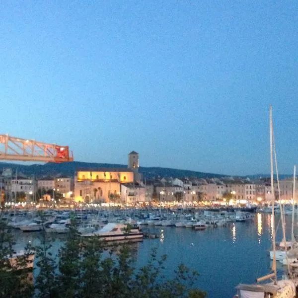 Accostage Vieux-Port - Appartements & Parking en option – hotel w mieście La Ciotat