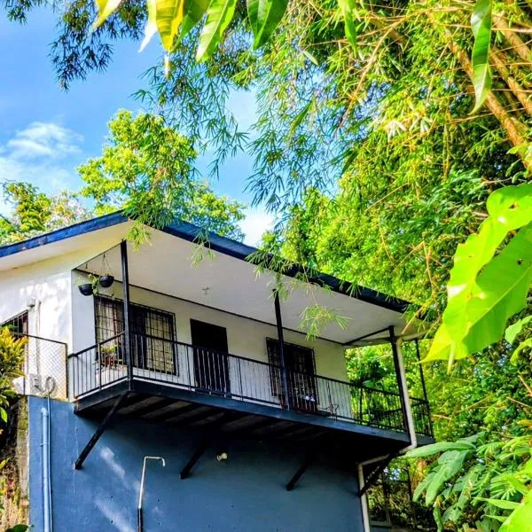 Casa Emma Quepos, hôtel à Quepos