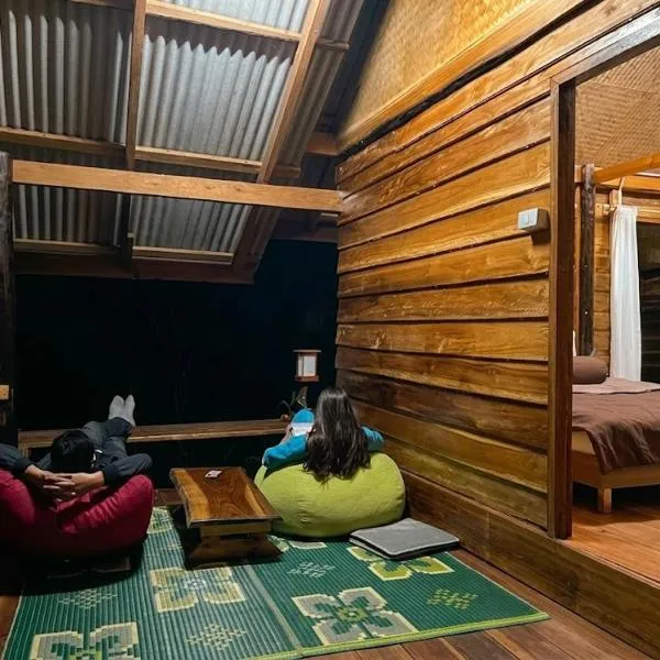 PeaMoo Homestay, hotel di Chom Thong