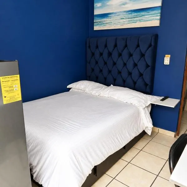 Habitacion 11 independiente con mucha privacidad ,cerca del consulado , CAS , a 200 mts del vado del rio, hotel Hermosillóban