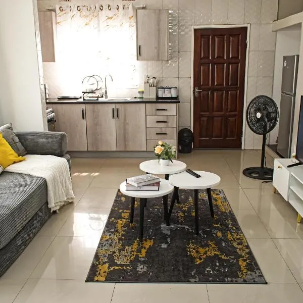Chakamucha Apartments Cozy 1BR Apartment with Starlink and free parking, hotel di Lusaka