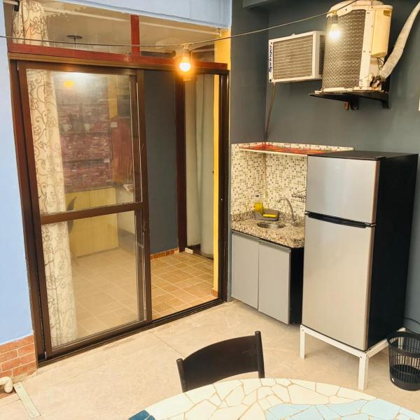 COBERTURA HOME RIO COPACABANA PRAIA COBERTURA COM VARANDA E 2 QUARTOS PROXIMO DA Praia, RIO DE JANEIRO,POSTO 6, AMBIENTE TOTALMENTE REFORMADO garagem a parte diaria 50 reais