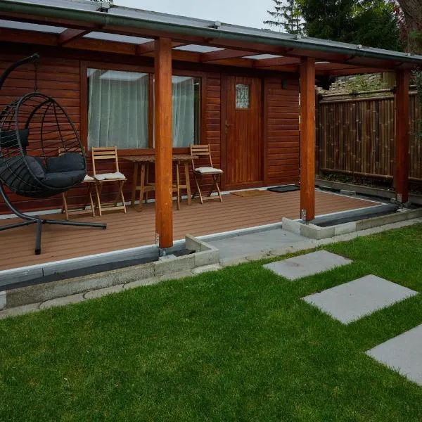 Onebnb Gästehaus mit Terrasse Nähe BER Flughafen Adlershof WISTA Treptow – hotel w Berlinie