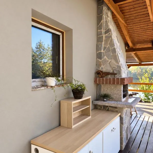 Lake View Chata pod Radyní bez tekoucí vody、Hvížďalkaのホテル