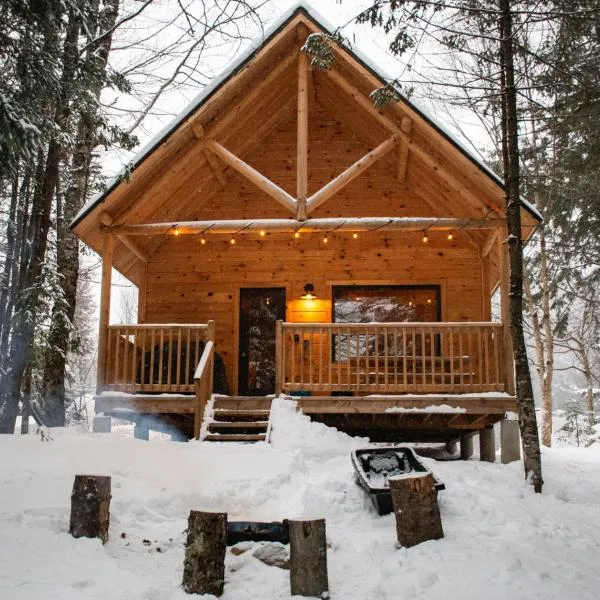 Huttopia Les Deux Lacs - Laurentides – hotel w mieście Saint-Faustin