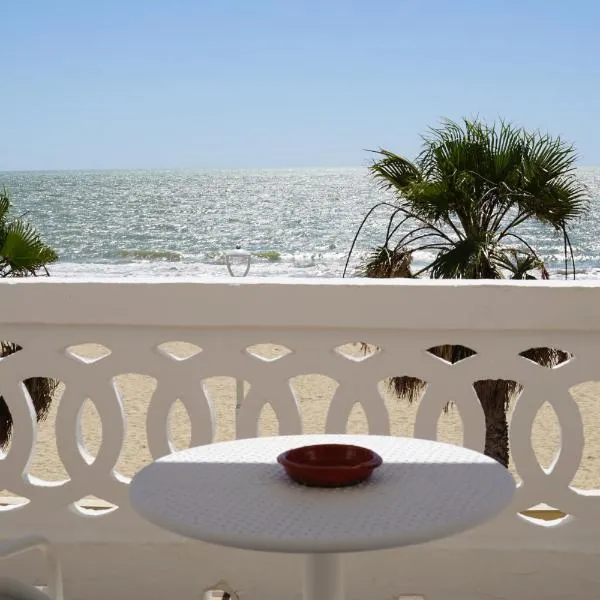 Montserrat Casa del Mar, hotel em Chipiona