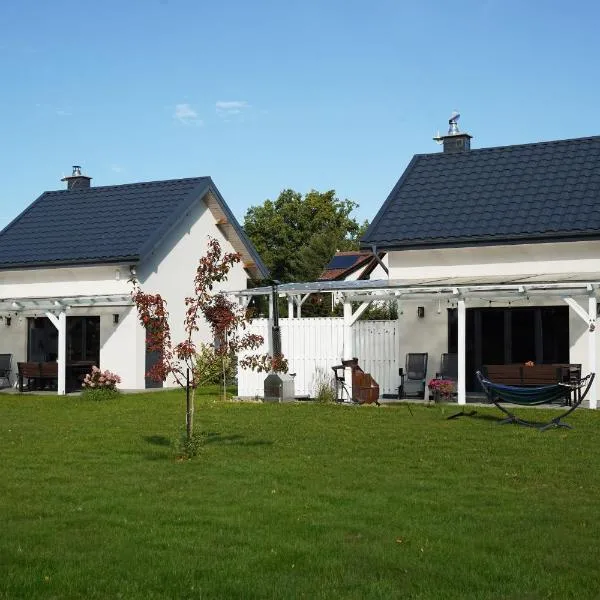 Domek Kaszubski Chill z balią ogrodową, hotel em Łąkie