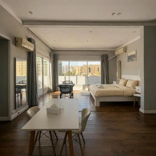 The Ultimate Luxury Stay at garden city, hotel in Cairo