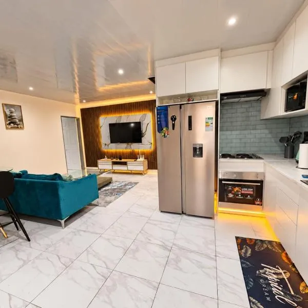 5star check in Pool Access luxury 1BR Kempton Park, hotel em Kempton Park