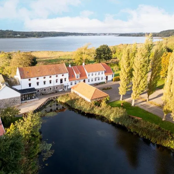 Viesnīca Aamølle Gæstgiveri pilsētā Hadsund