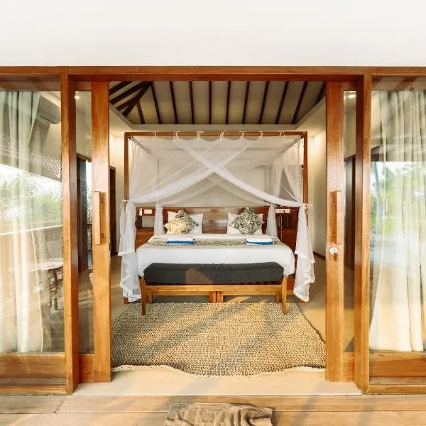 Reconnect - Private Island Resort & Dive Center Togean - Buka Buka Island, отель в городе Ampana