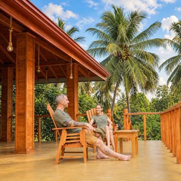 The Coconut Experience Eco Lodge Wilpattu, hotel in Nagamadu