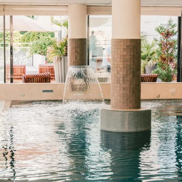 Le Riviera - Hôtel Restaurant & Spa, hotel ad Aix-les-Bains