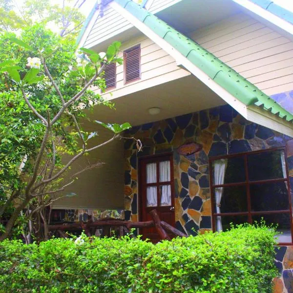 Squid Resort, hotel in Haad Chao Samran