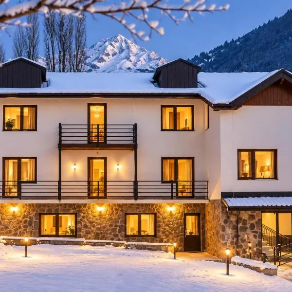 Roza Mountain View Guesthouse, hotel em Mestia