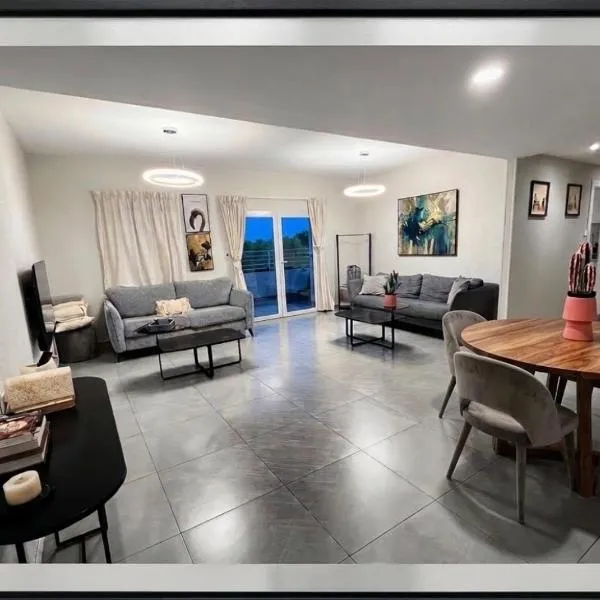 Apartment in Rehavia Jerusalem، فندق في القدس