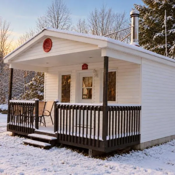 Aux Pignons Rouges Camping & Chalets, hotel em Saint Romain