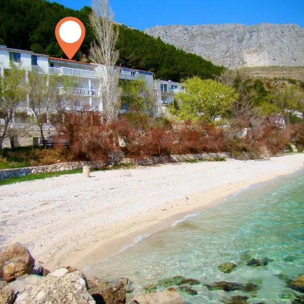 Apartments Anka 20m from the beach, hotel en Duće