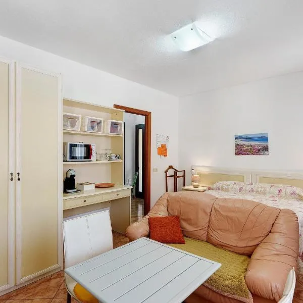 Monolocale Yellow, hotel en Siniscola