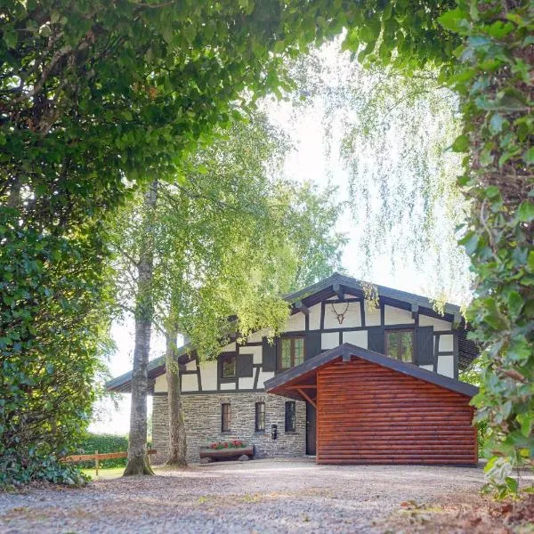 Viesnīca Le Grand Cerf 25 pers, Malmedy- Chalet rustique, jardin pilsētā Malmedija