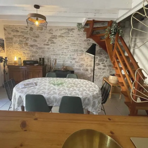 YS EO Port de plaisance Douarnenez, hotel u gradu Duarnenez
