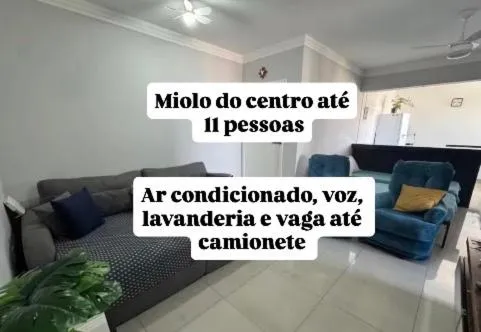 Apartamento telado ar condicionado no centro até 11 pessoas, готель у місті Дівінополіс