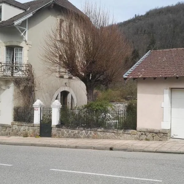 Apartment Coecilia, hotel ad Ax-les-Thermes
