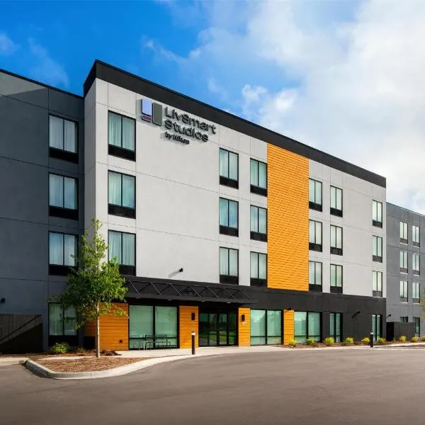 Livsmart Studios Hilton Pensacola I-10 North Davis Hwy, hotel em Pensacola