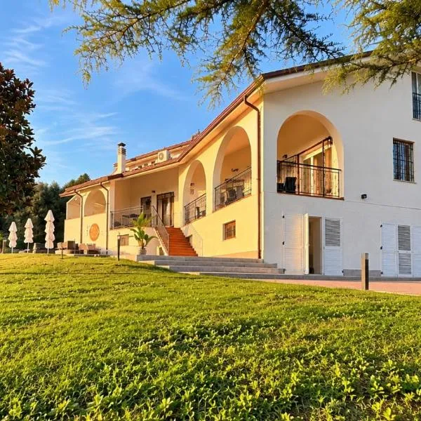 Villa Cardone, hotel em Tortoreto Lido