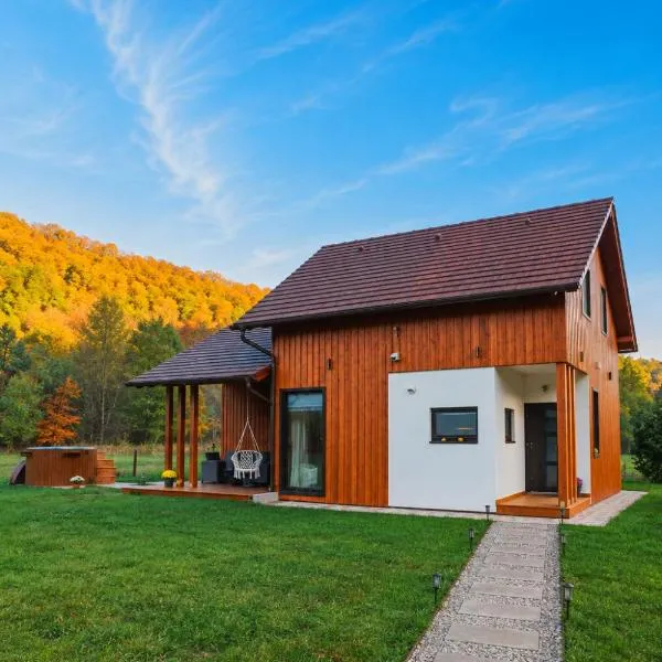 Viesnīca Szajkó Chalet, your Private Mountain Retreat pilsētā Sub Cetate